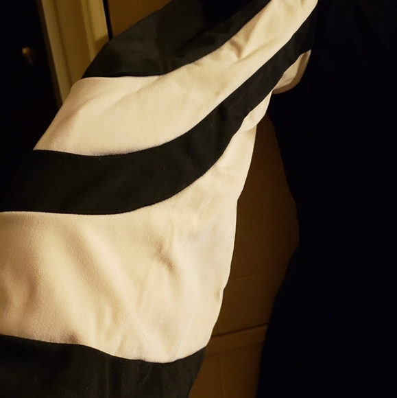 Ladies cold shoulder fashion top - Picture 8 of 9